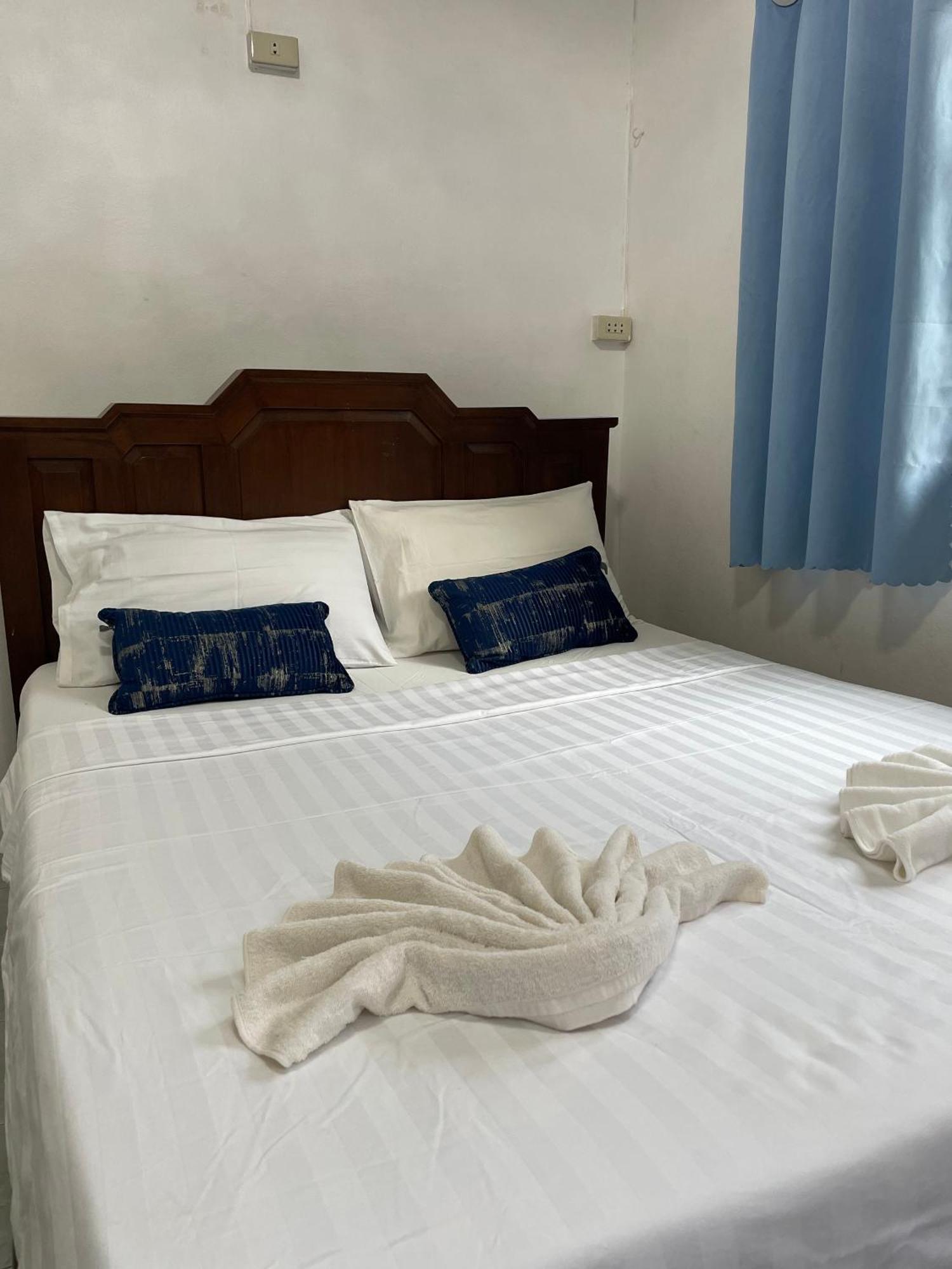 Sunrise Beach Villa Surat Thani Rum bild