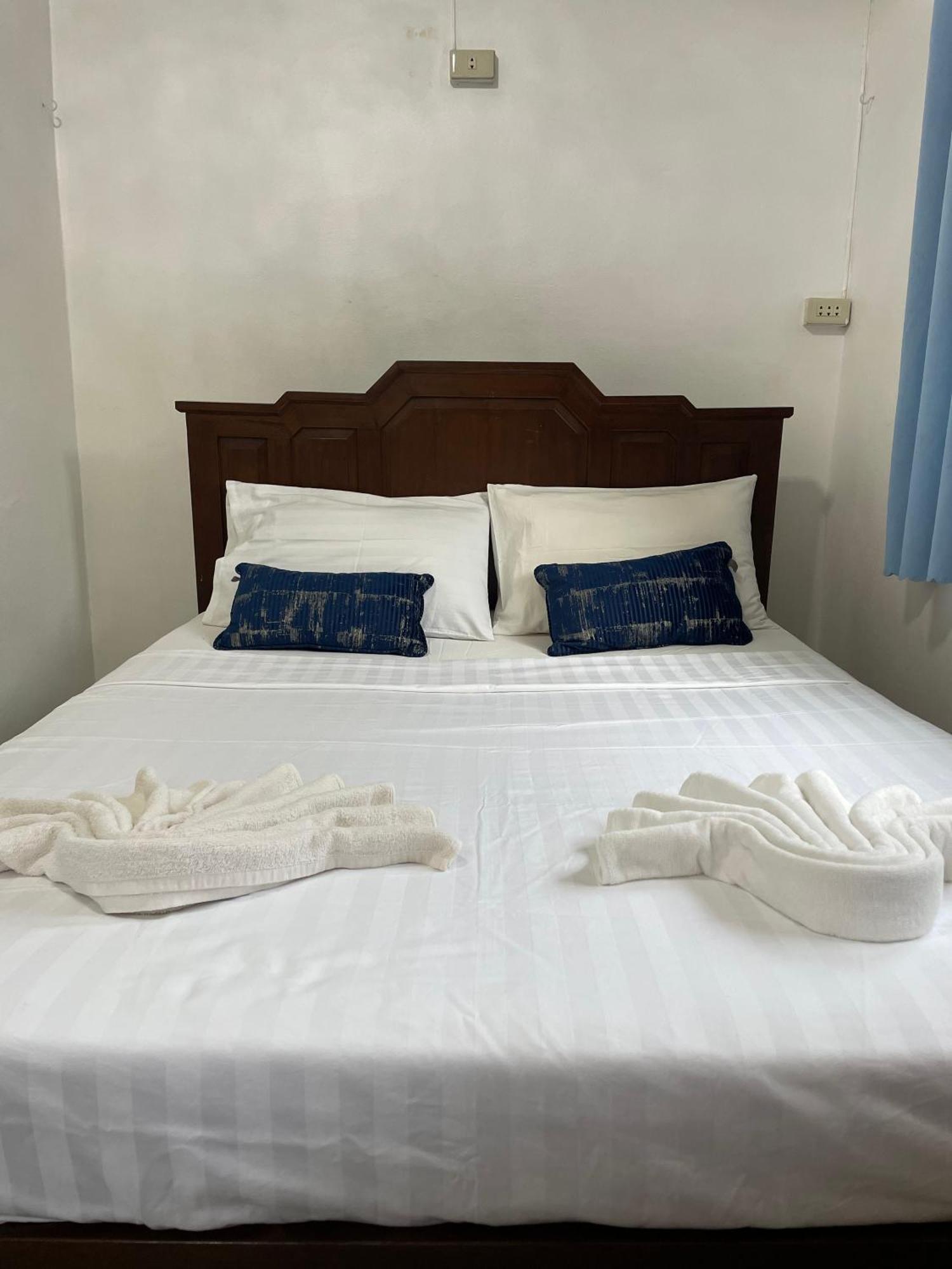 Sunrise Beach Villa Surat Thani Rum bild
