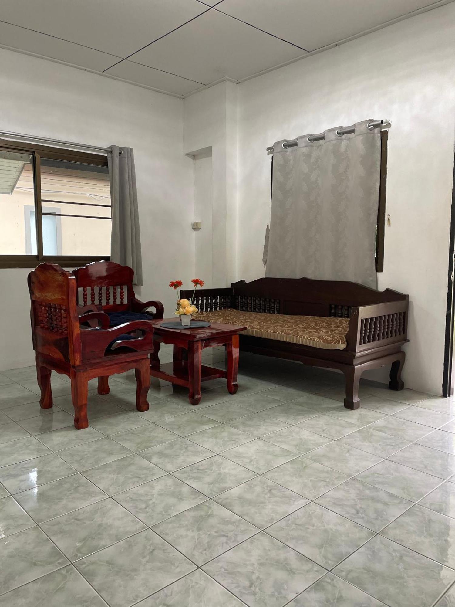 Sunrise Beach Villa Surat Thani Rum bild